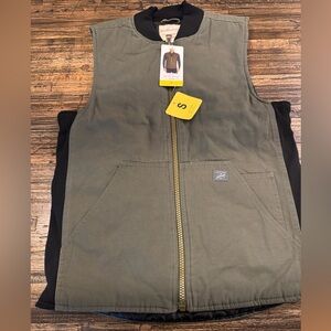NWT. Weatherproof Vintage Men’s Utility Canvas Vest. Size Small. Color - Olive.